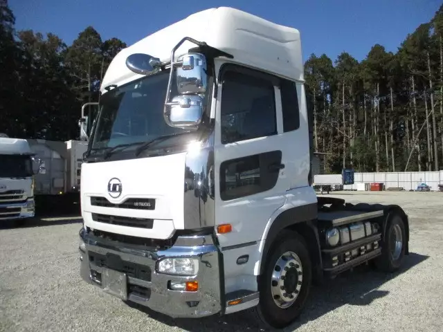 平成27年06月中古大型トラクタヘッド日産UDUDトラックスの画像1