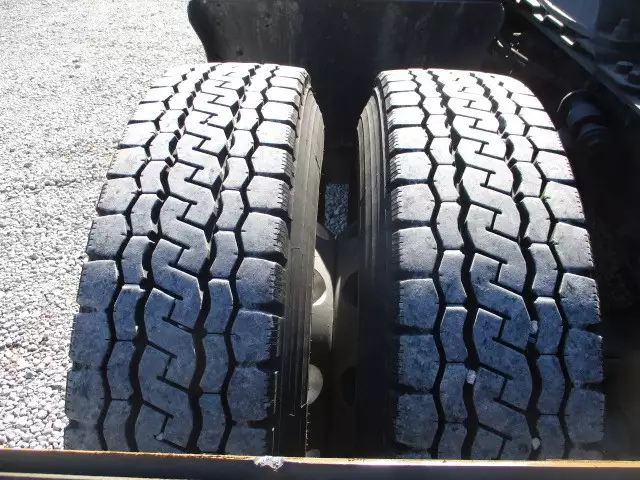 平成27年06月中古大型トラクタヘッド日産UDUDトラックスの画像14