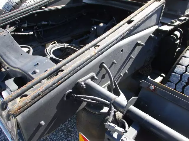 平成27年06月中古大型トラクタヘッド日産UDUDトラックスの画像23