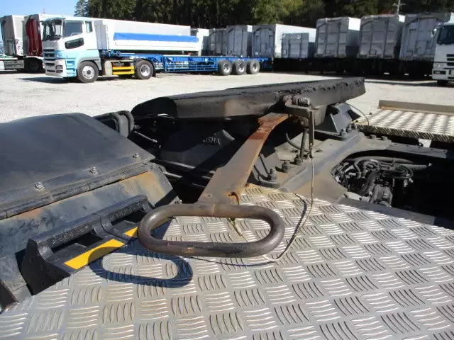 平成27年06月中古大型トラクタヘッド日産UDUDトラックスの画像26