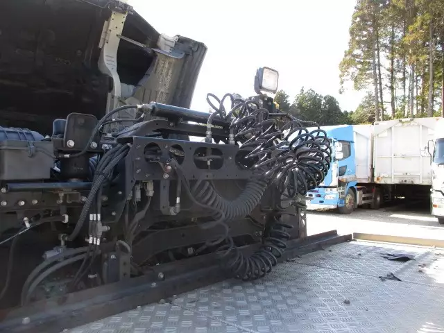 平成27年06月中古大型トラクタヘッド日産UDUDトラックスの画像28