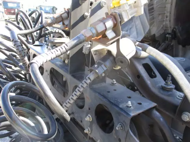 平成27年06月中古大型トラクタヘッド日産UDUDトラックスの画像30