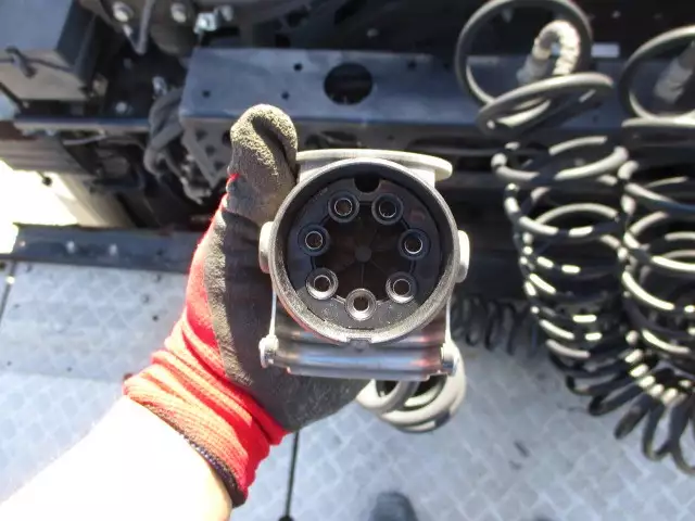 平成27年06月中古大型トラクタヘッド日産UDUDトラックスの画像33