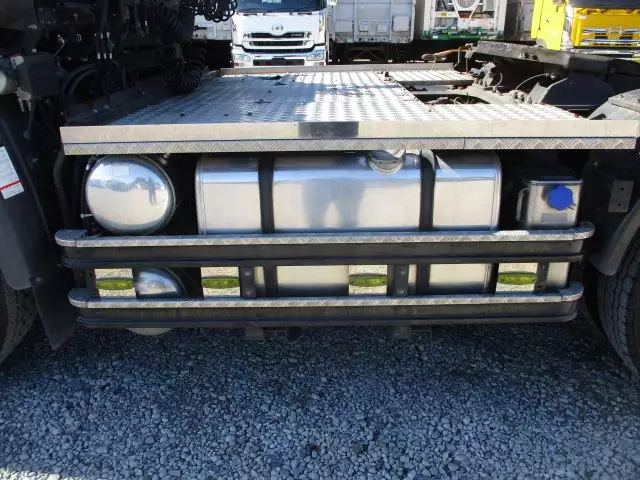 平成27年06月中古大型トラクタヘッド日産UDUDトラックスの画像34