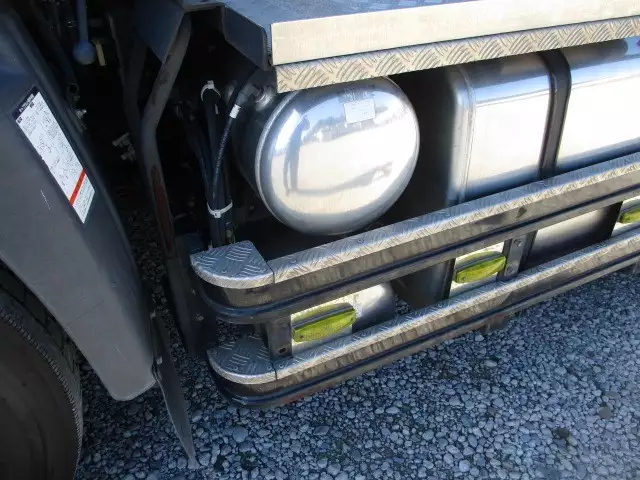 平成27年06月中古大型トラクタヘッド日産UDUDトラックスの画像35