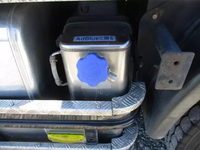 平成27年06月中古大型トラクタヘッド日産UDUDトラックスの画像37