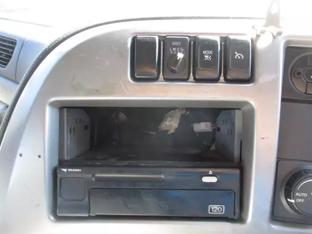 平成27年06月中古大型トラクタヘッド日産UDUDトラックスの画像45