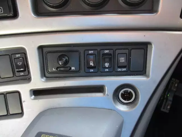 平成27年06月中古大型トラクタヘッド日産UDUDトラックスの画像46