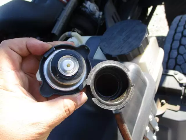 平成27年06月中古大型トラクタヘッド日産UDUDトラックスの画像57