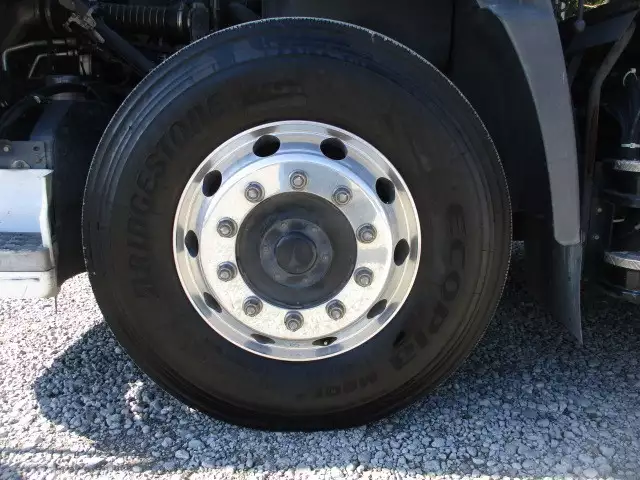 平成27年06月中古大型トラクタヘッド日産UDUDトラックスの画像9