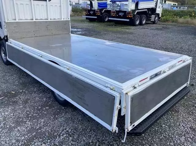 平成26年07月中古小型三菱ふそうキャンターの画像7