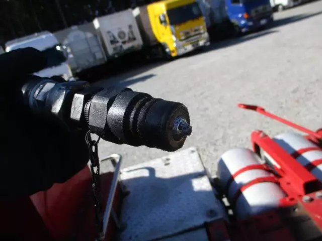 平成24年10月中古大型トラクタヘッド日野日野の画像36