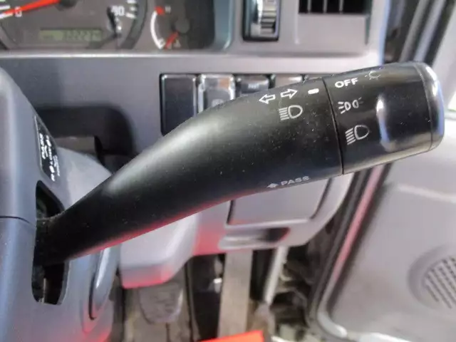 平成25年10月中古小型冷凍バン・ウィングいすゞいすゞの画像19