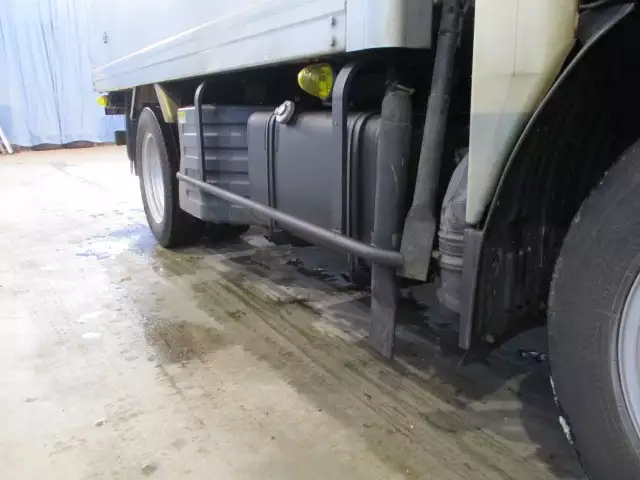 平成25年10月中古小型冷凍バン・ウィングいすゞいすゞの画像9