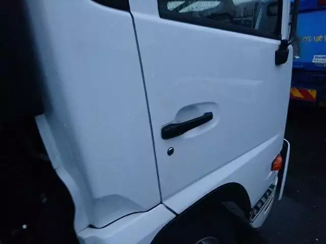 平成29年05月中古中型日産UDUDトラックスの画像19