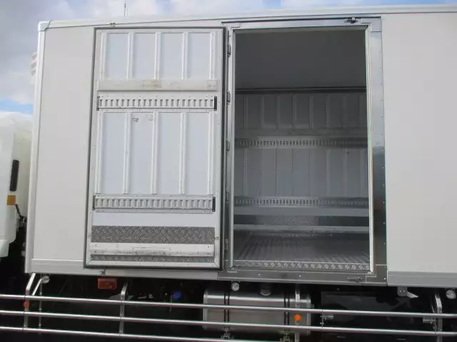 令和01年/平成31年02月中古増トン冷凍バン・ウィングいすゞフォワードの画像30