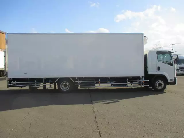 令和01年/平成31年02月中古増トン冷凍バン・ウィングいすゞフォワードの画像4