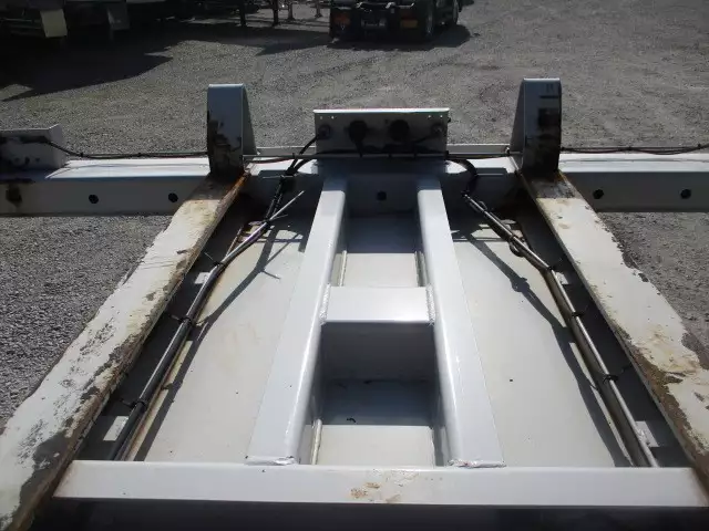 40FTコンテナシャシ 3軸リーフサス 積載30,480㎏ 第五輪10,920㎏以上の画像17