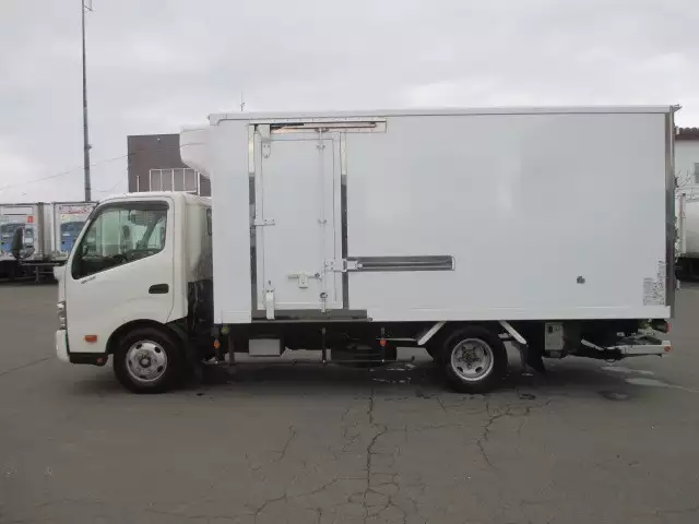 平成29年09月中古小型冷凍バン・ウィング日野デュトロの画像8