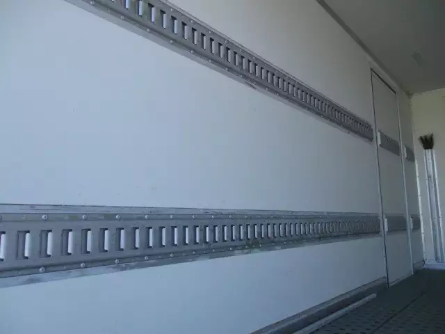 平成28年03月中古小型冷凍バン・ウィング三菱ふそうキャンターの画像32