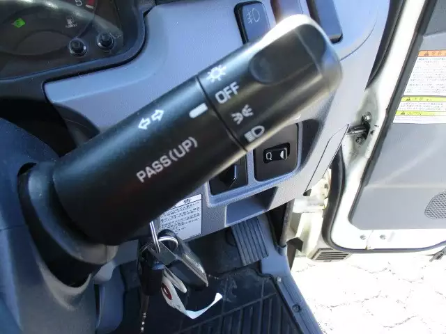 平成28年03月中古小型冷凍バン・ウィング三菱ふそうキャンターの画像52