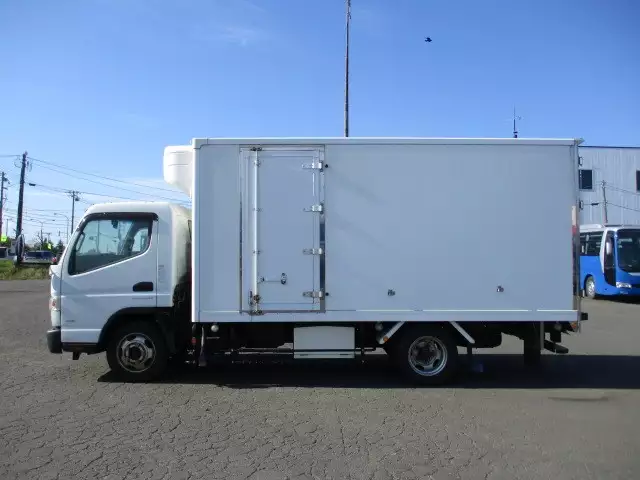 平成28年03月中古小型冷凍バン・ウィング三菱ふそうキャンターの画像8