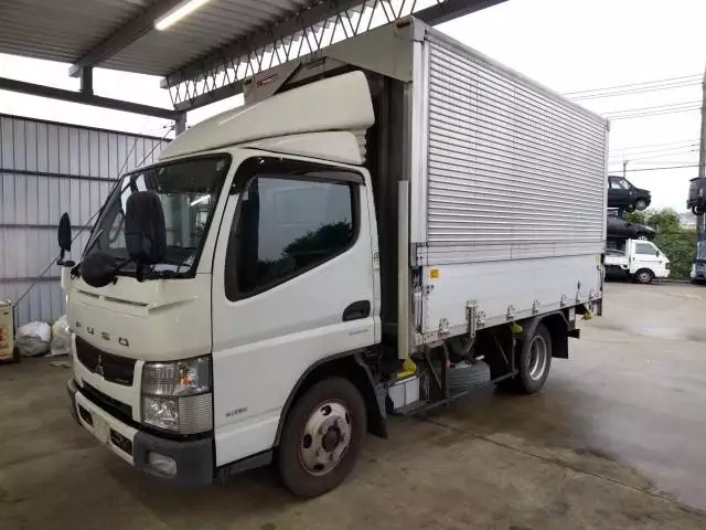 平成26年12月中古中型三菱ふそう三菱の画像1