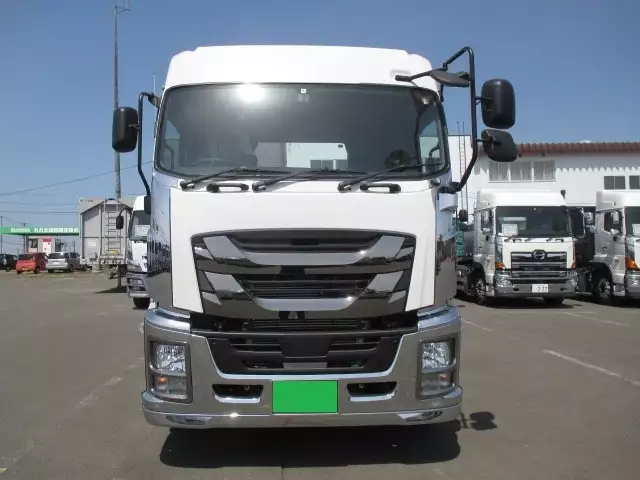 平成29年10月中古大型トラクタヘッドいすゞギガの画像2