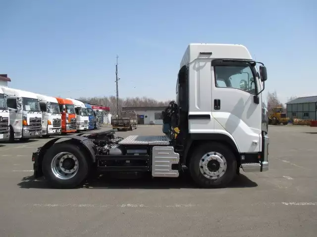 平成29年10月中古大型トラクタヘッドいすゞギガの画像4