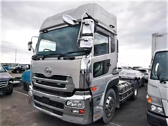 平成28年10月中古小型トラクタヘッド日産UDUDトラックスの画像1