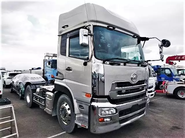 平成28年10月中古小型トラクタヘッド日産UDUDトラックスの画像2