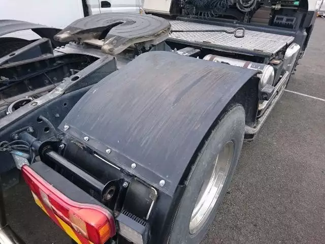 平成28年10月中古小型トラクタヘッド日産UDUDトラックスの画像18