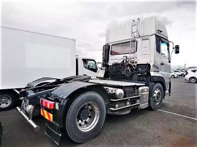 平成28年10月中古小型トラクタヘッド日産UDUDトラックスの画像3