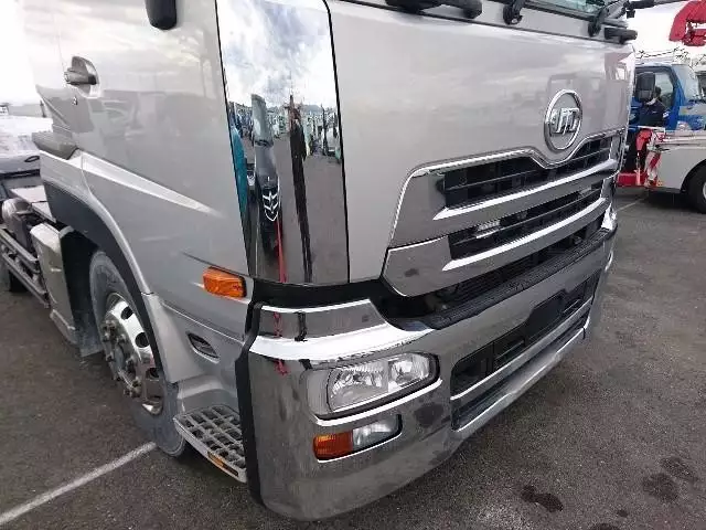 平成28年10月中古小型トラクタヘッド日産UDUDトラックスの画像21