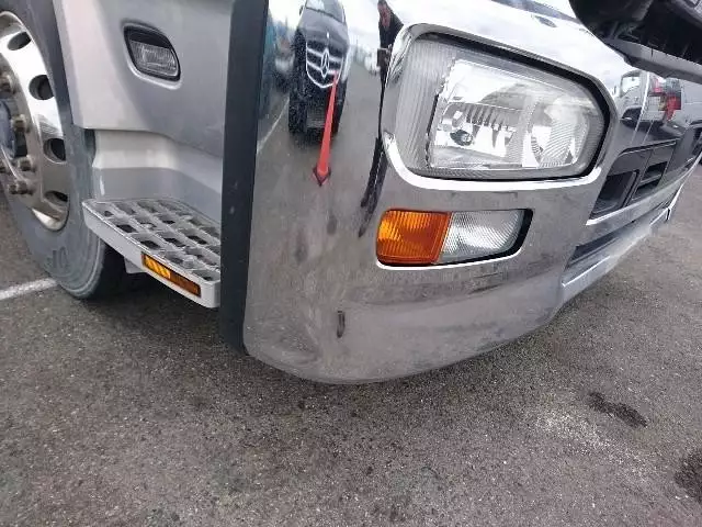 平成28年10月中古小型トラクタヘッド日産UDUDトラックスの画像23