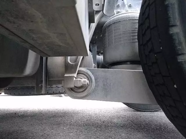 平成28年10月中古小型トラクタヘッド日産UDUDトラックスの画像27