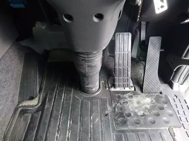 平成28年10月中古小型トラクタヘッド日産UDUDトラックスの画像36