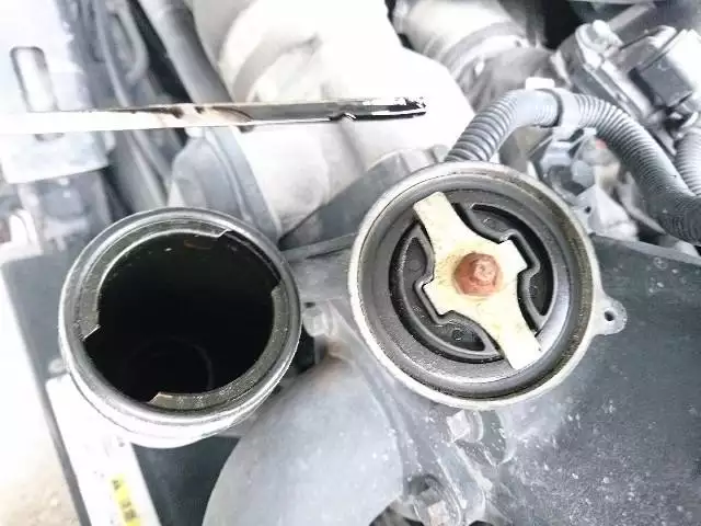 平成28年10月中古小型トラクタヘッド日産UDUDトラックスの画像8