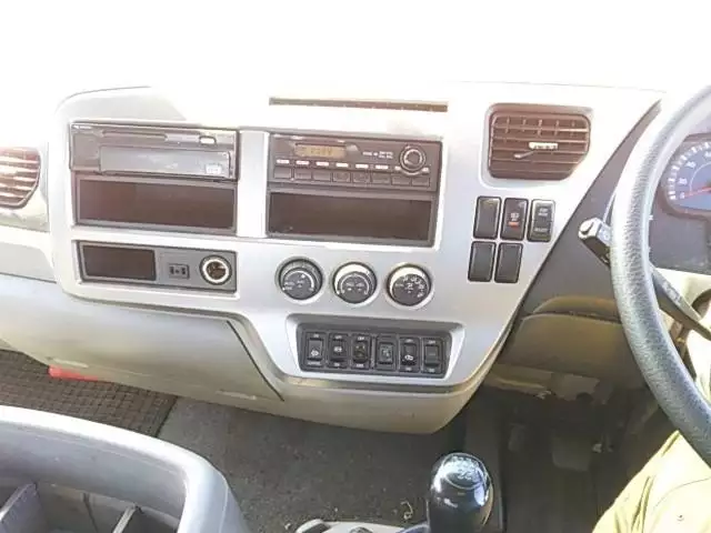 平成24年03月中古大型日産UDUDトラックスの画像33