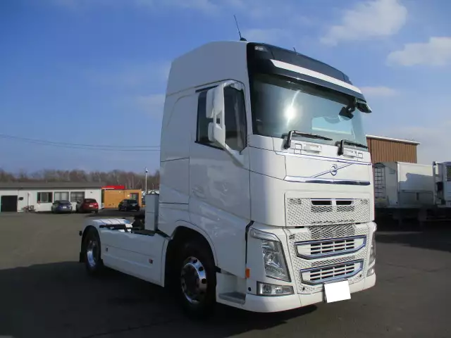 平成30年03月中古大型トラクタヘッドボルボボルボの画像3