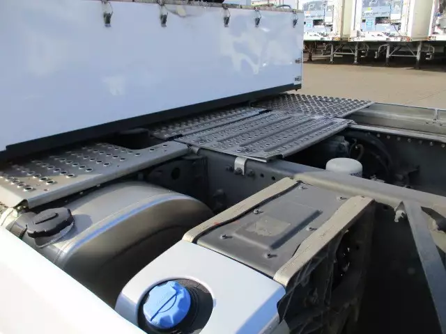 平成30年03月中古大型トラクタヘッドボルボボルボの画像28