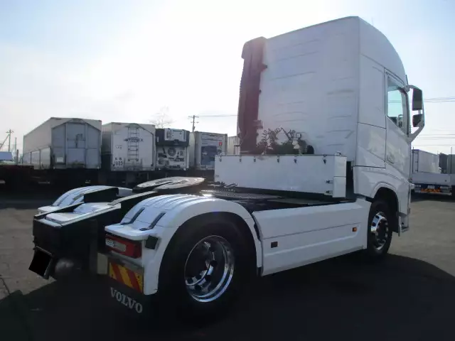 平成30年03月中古大型トラクタヘッドボルボボルボの画像5