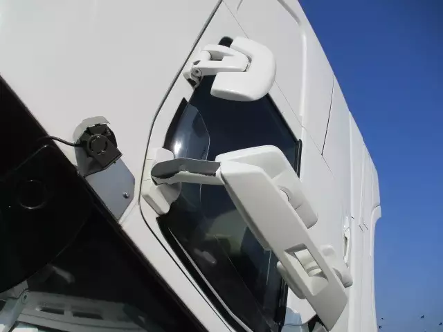 平成30年03月中古大型トラクタヘッドボルボボルボの画像43