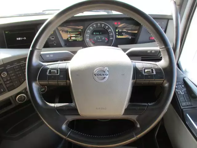 平成30年03月中古大型トラクタヘッドボルボボルボの画像47