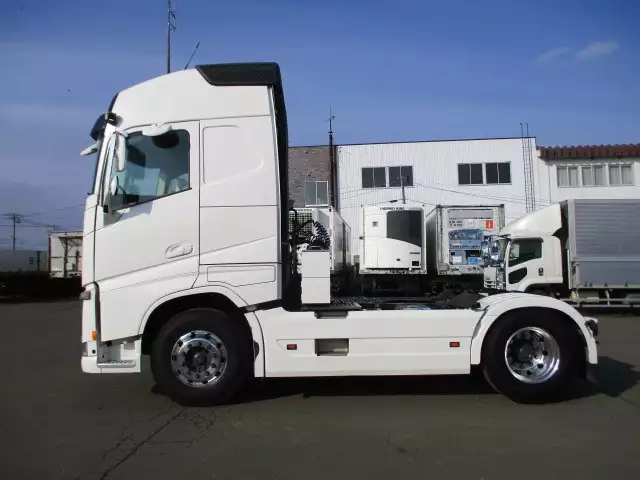 平成30年03月中古大型トラクタヘッドボルボボルボの画像8