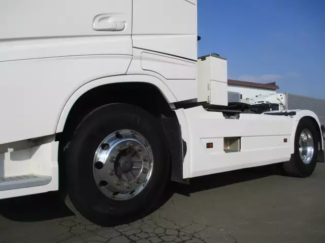 平成30年03月中古大型トラクタヘッドボルボボルボの画像9