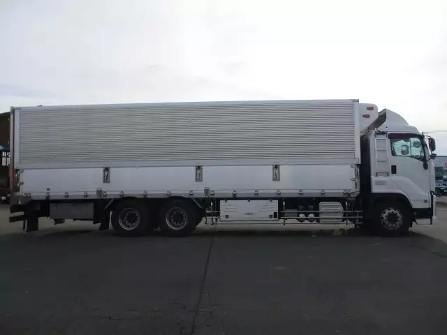 平成28年05月中古大型冷凍バン・ウィングいすゞギガの画像4