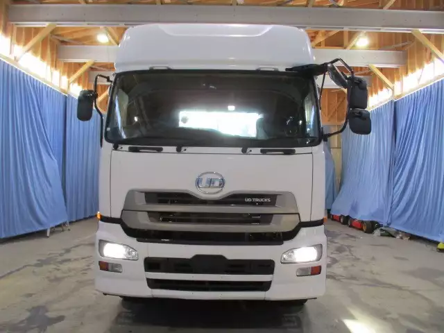 平成27年07月中古大型トラクタヘッド日産UDクオンの画像2