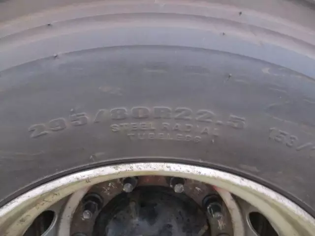 平成27年07月中古大型トラクタヘッド日産UDクオンの画像11