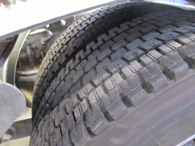 平成27年07月中古大型トラクタヘッド日産UDクオンの画像12